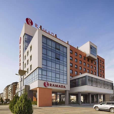 Hotel Ramada By Wyndham Oradea Extérieur photo