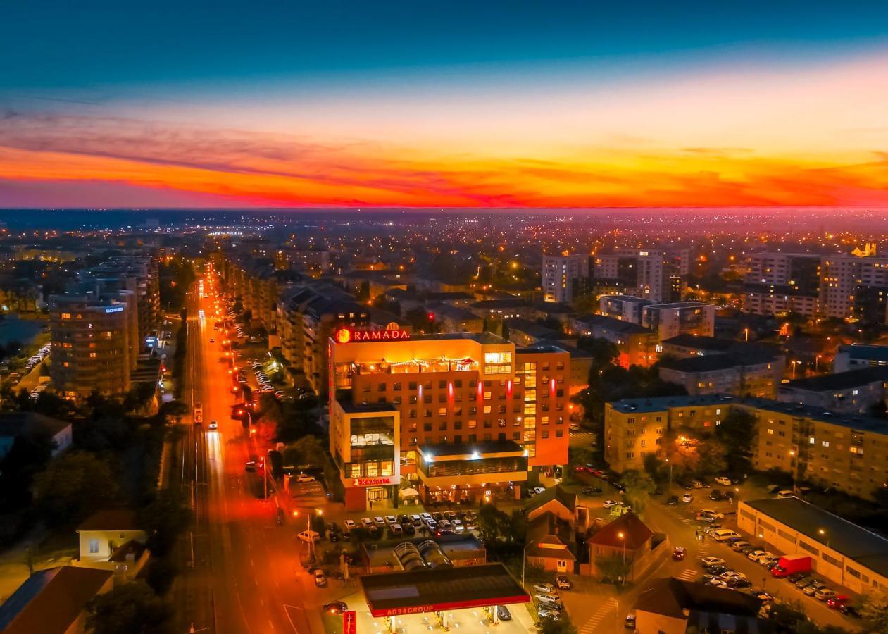 Hotel Ramada By Wyndham Oradea Extérieur photo